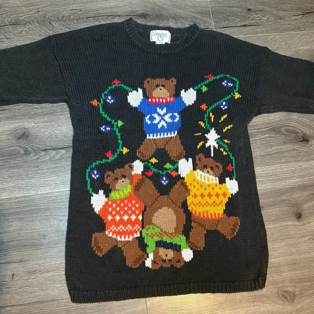 Cervelle Vintage Christmas Sweater with Bear and lights Design size Large